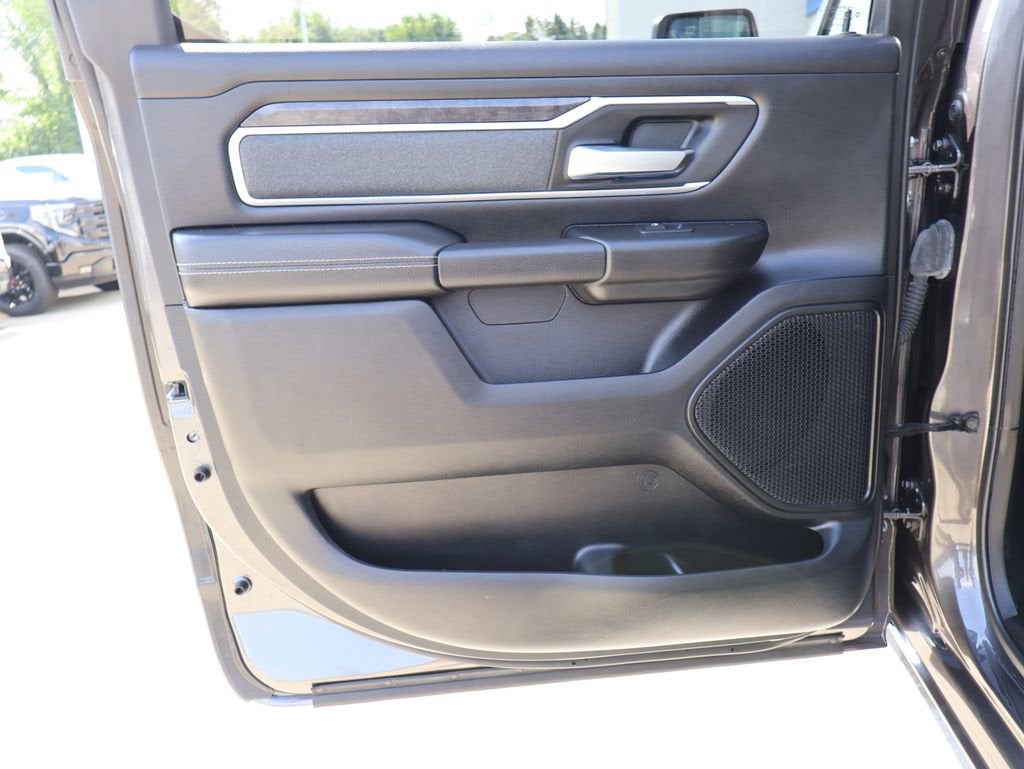 2022 RAM 1500 Big Horn Crew Cab 4x4 5'7" Box