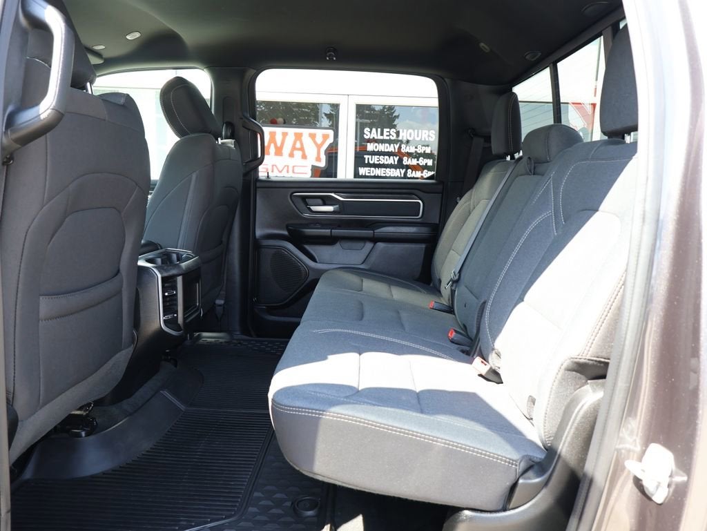 2022 RAM 1500 Big Horn Crew Cab 4x4 5'7" Box