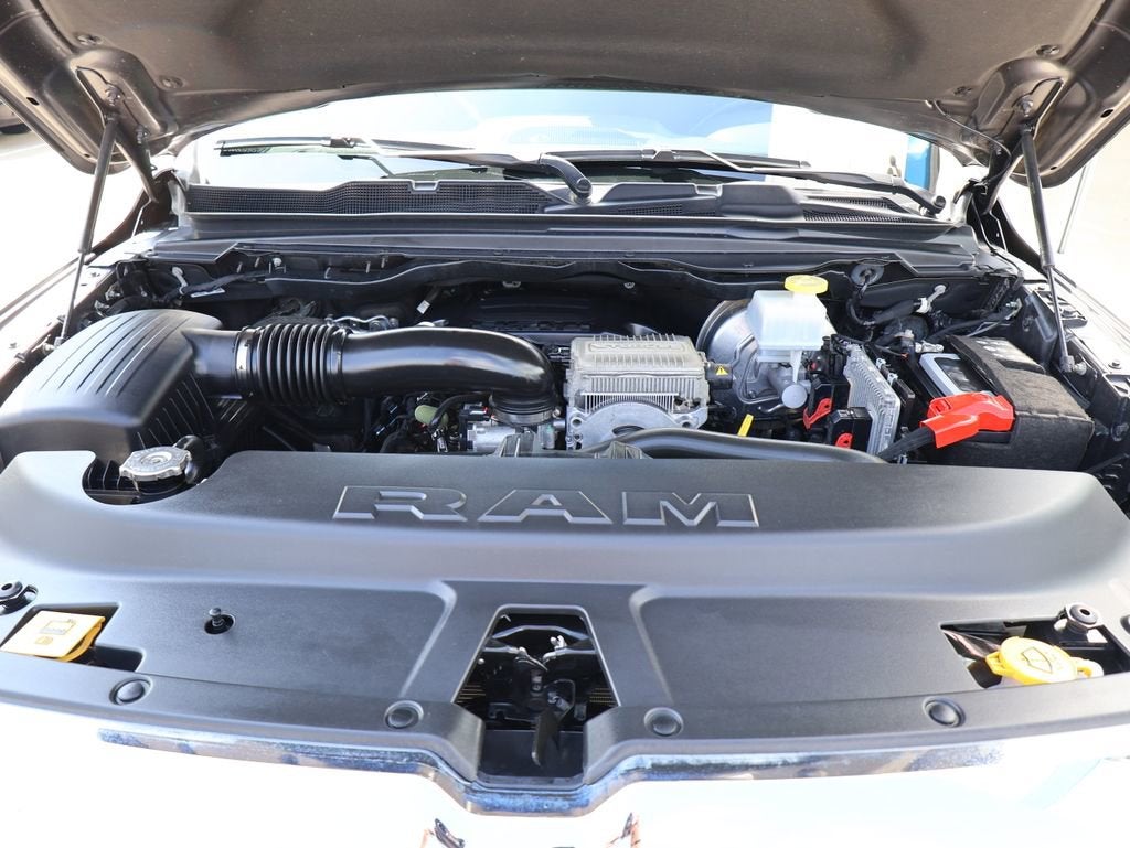 2022 RAM 1500 Big Horn Crew Cab 4x4 5'7" Box