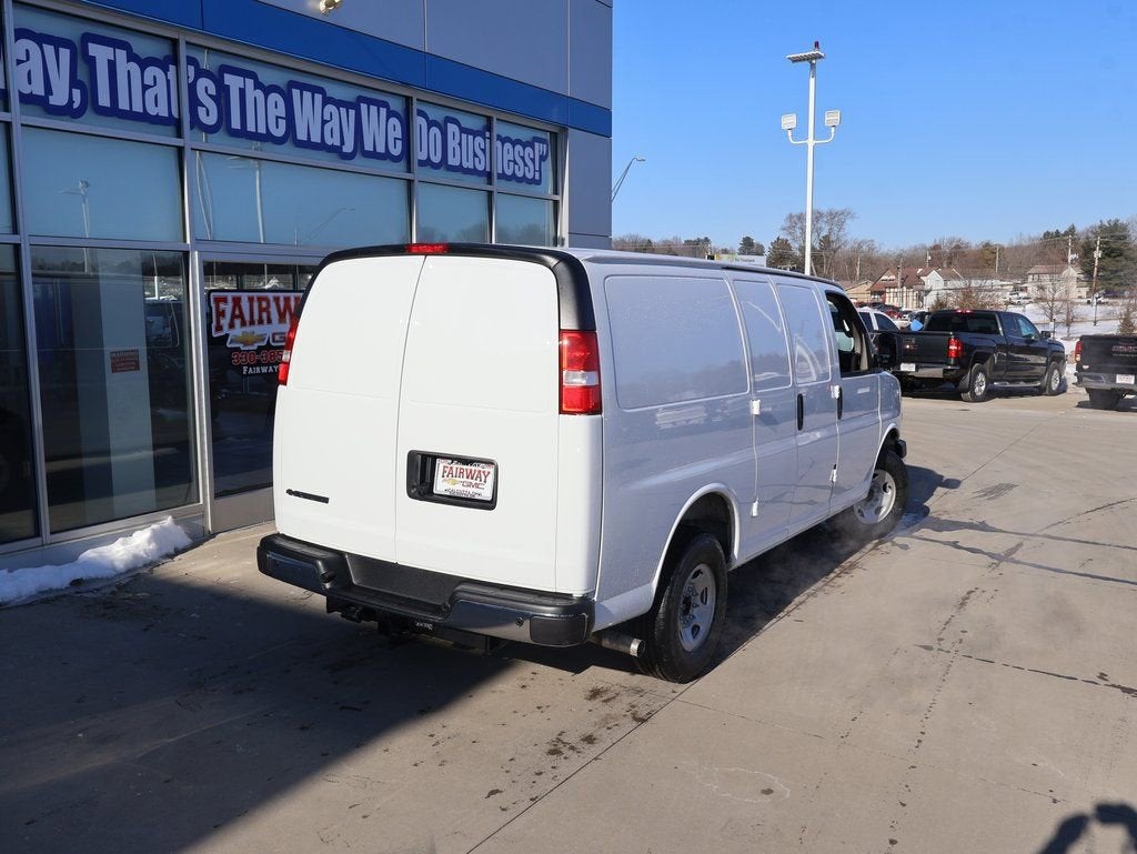 2025 Chevrolet Express Cargo WT