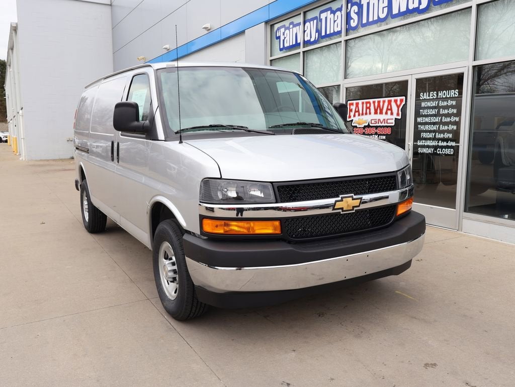2026 Chevrolet Express Cargo WT