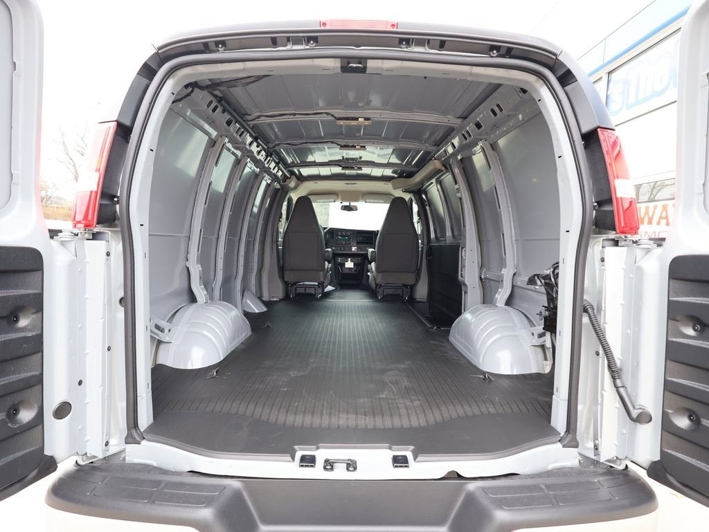 2026 Chevrolet Express Cargo WT