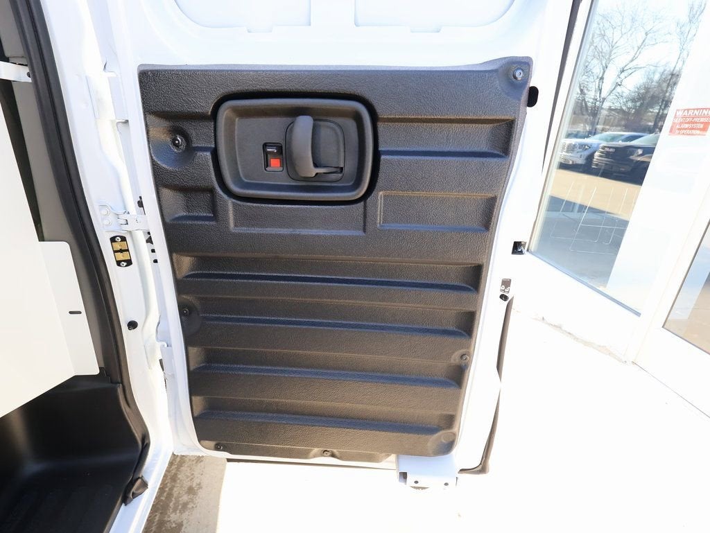 2025 Chevrolet Express Cargo WT