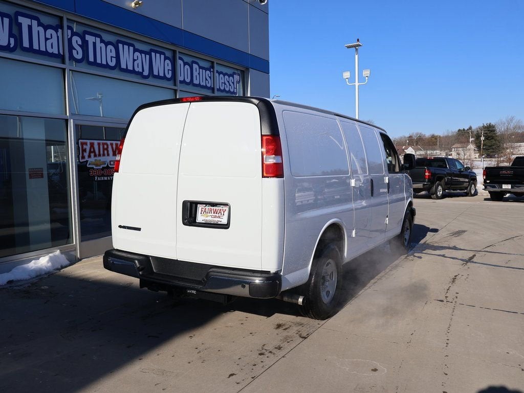 2025 Chevrolet Express Cargo WT