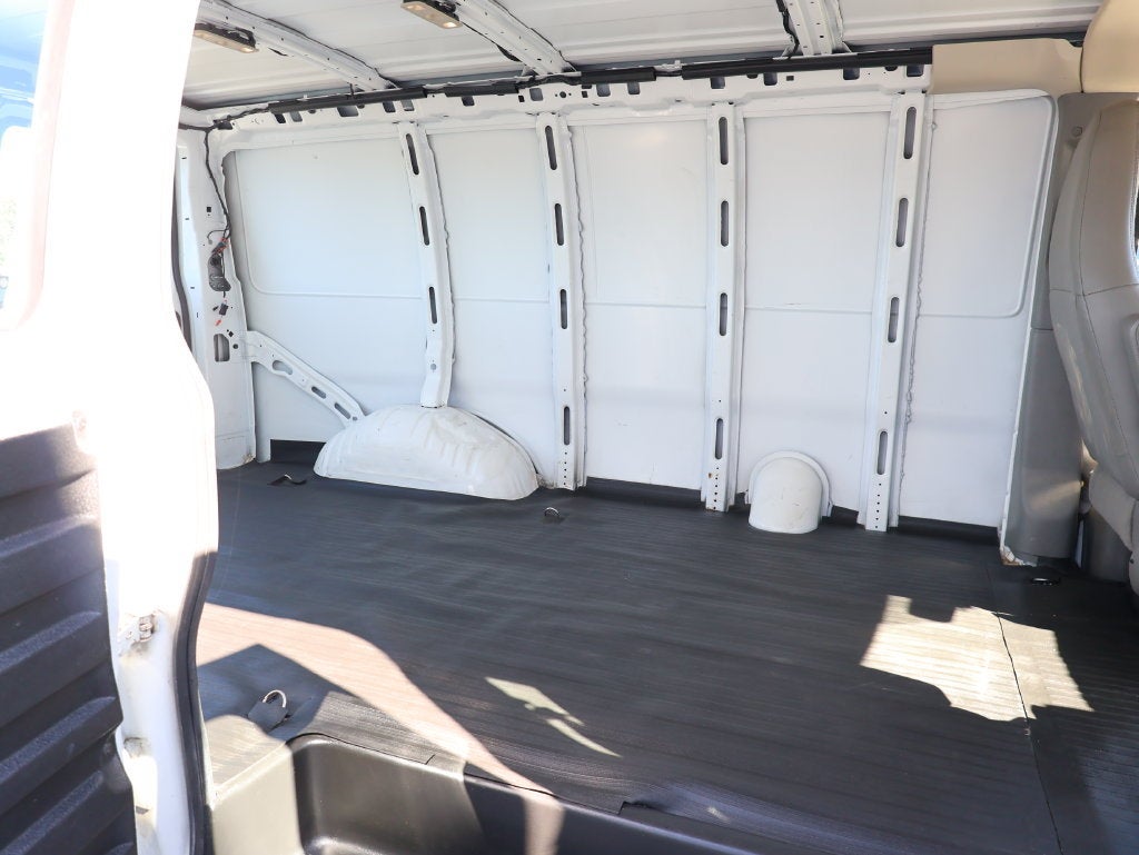 2024 Chevrolet Express Cargo Work Van - Photo 23