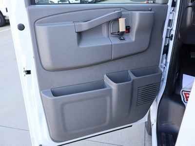 2025 Chevrolet Express Cargo WT