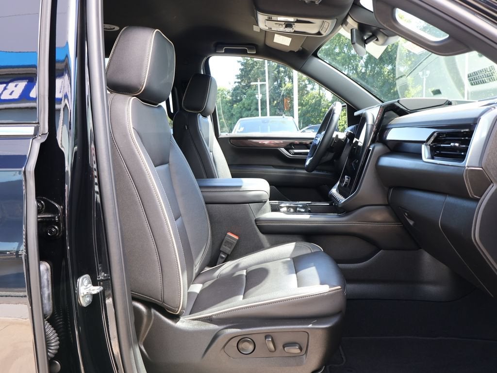 2025 GMC Yukon XL Elevation