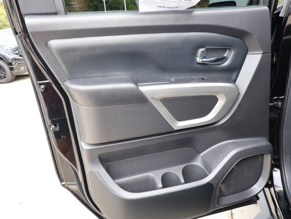 2021 Nissan TITAN Crew Cab SV 4x4