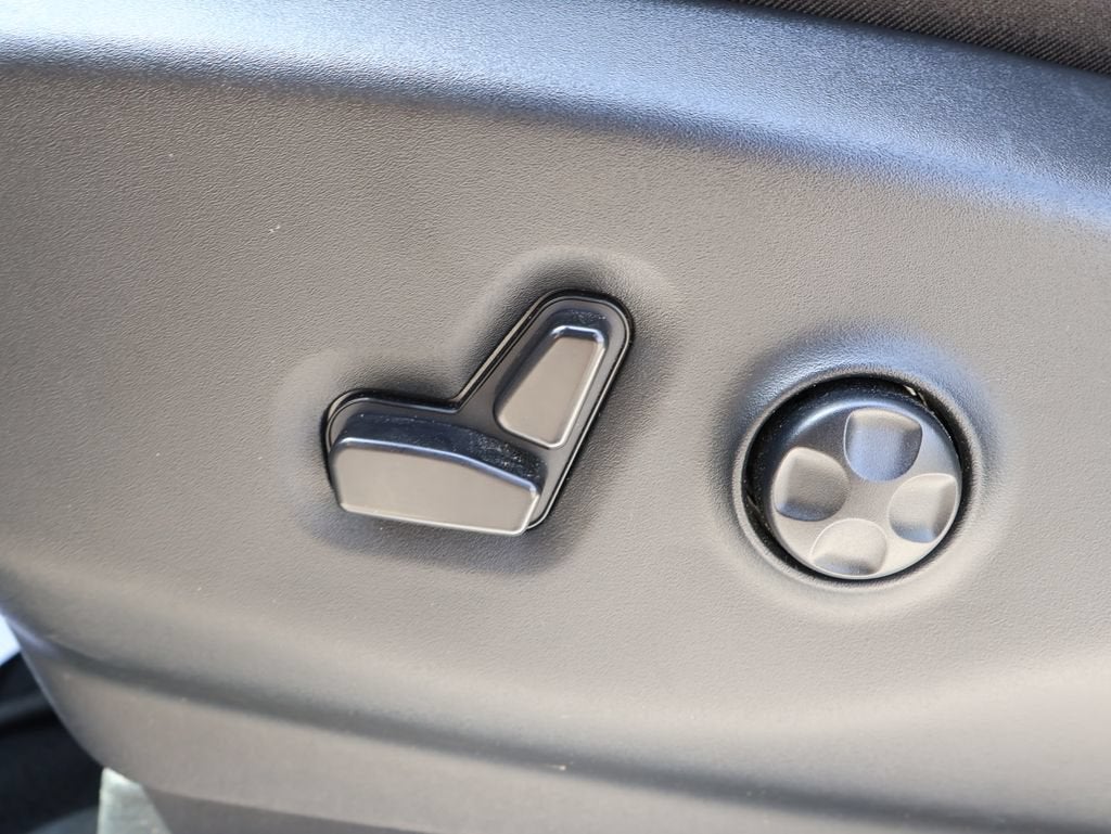 2024 Chrysler Pacifica Touring L - Photo 13