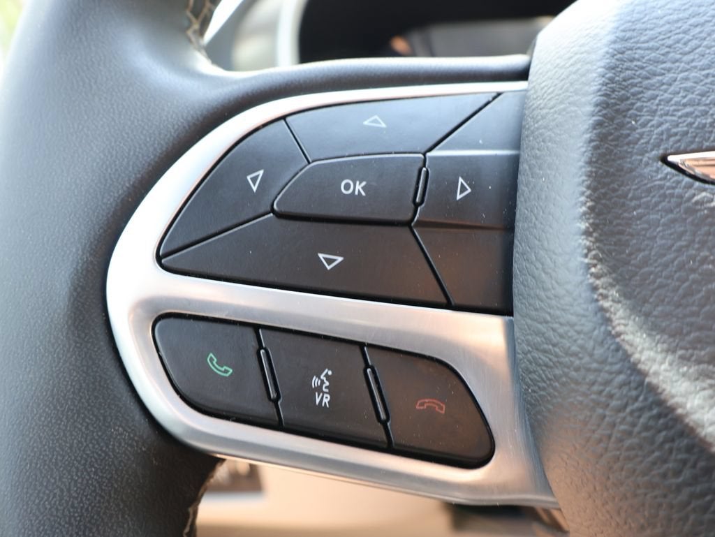 2024 Chrysler Pacifica Touring L - Photo 16
