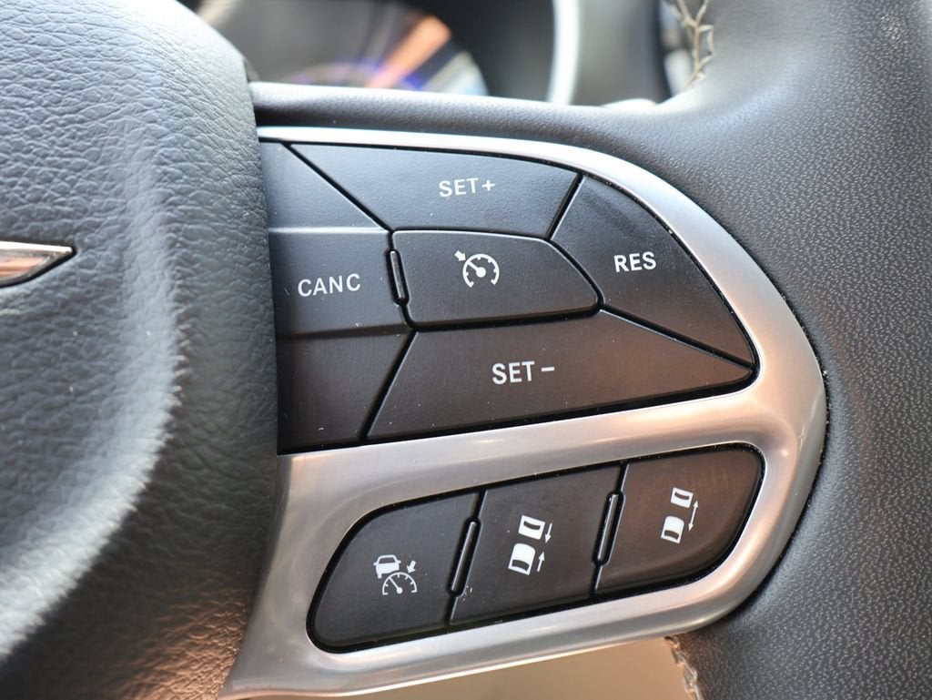 2024 Chrysler Pacifica Touring L - Photo 18