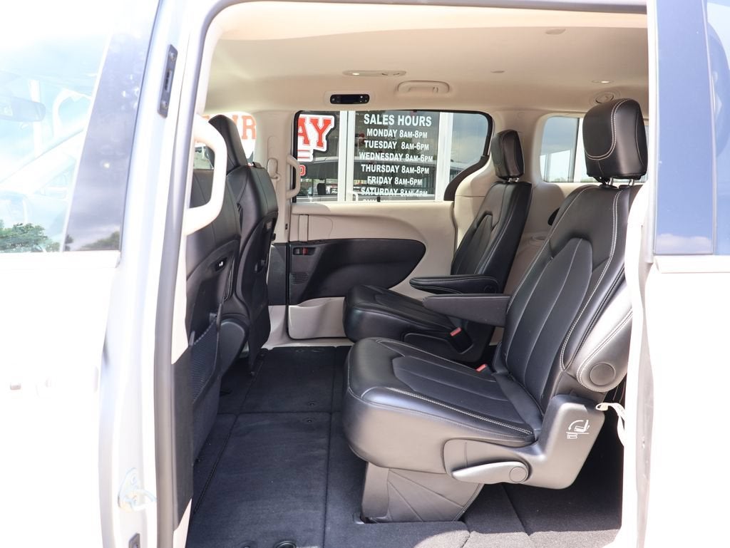 2024 Chrysler Pacifica Touring L - Photo 24