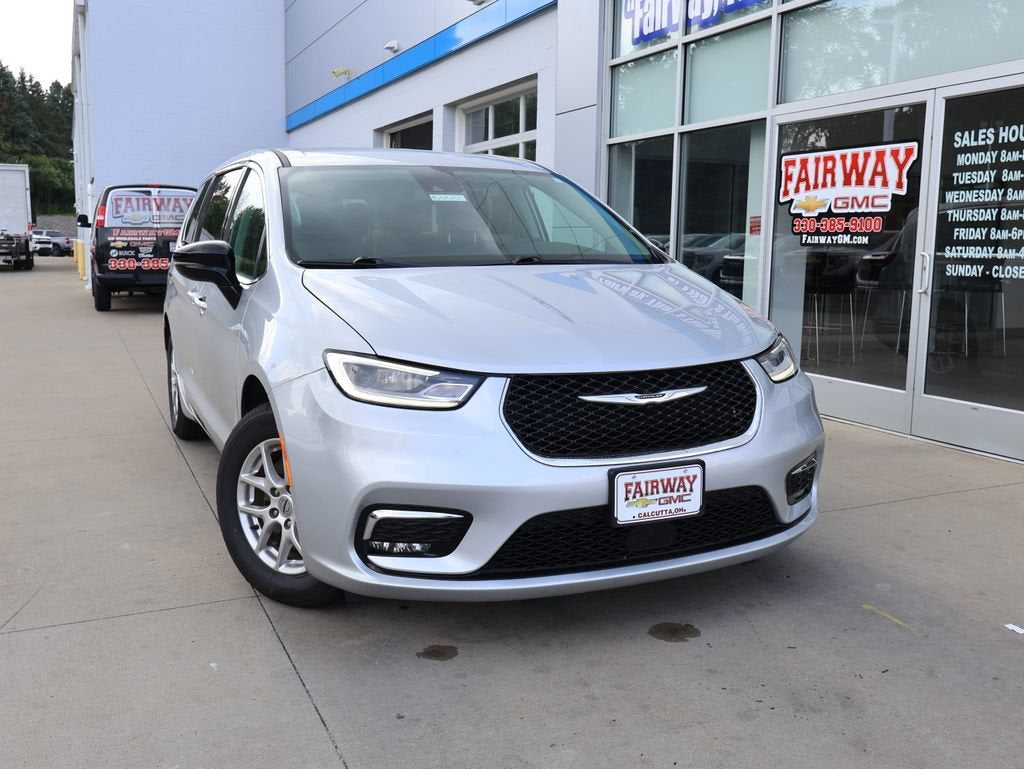 2024 Chrysler Pacifica Touring L