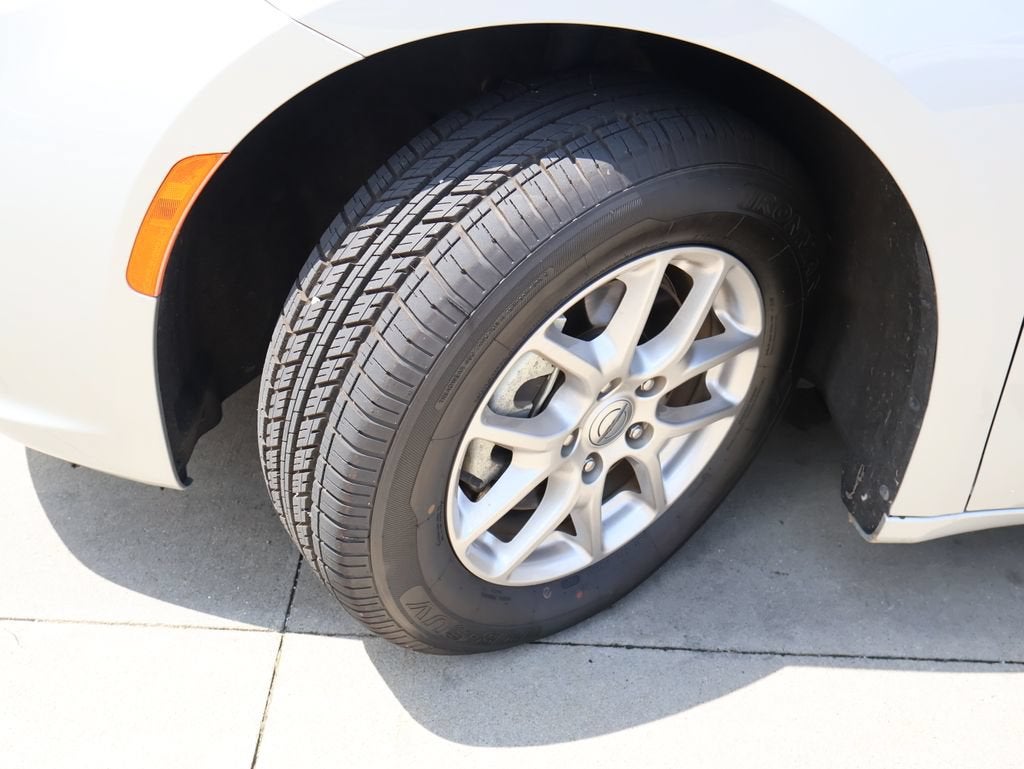 2024 Chrysler Pacifica Touring L - Photo 37