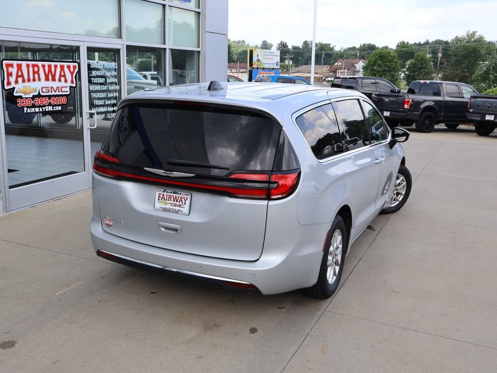 2024 Chrysler Pacifica Touring L - Photo 40