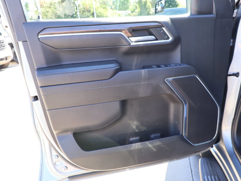 2023 Chevrolet Silverado 1500 LT - Photo 12