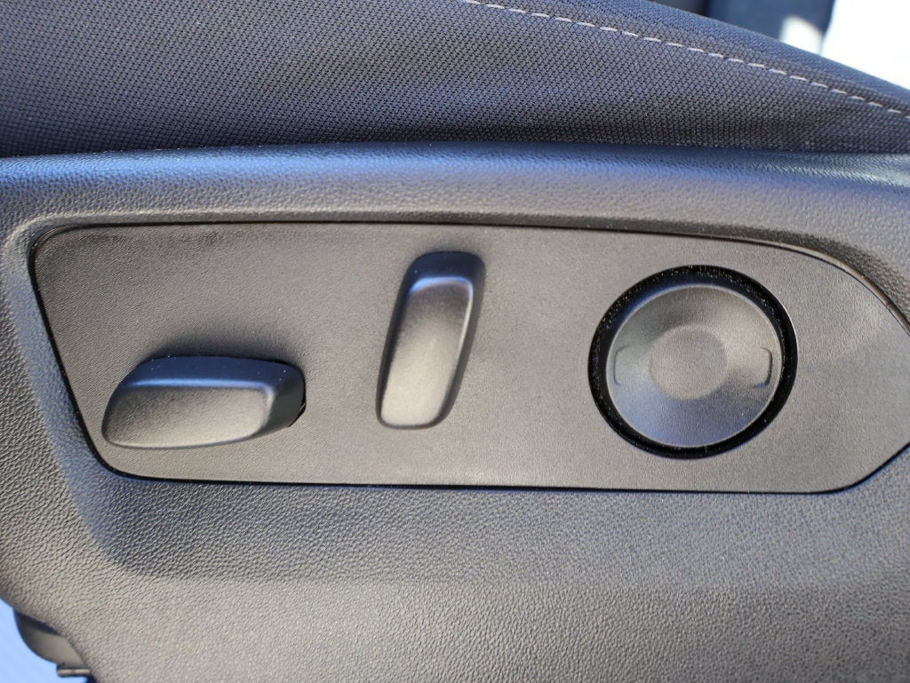 2023 Chevrolet Silverado 1500 LT - Photo 16