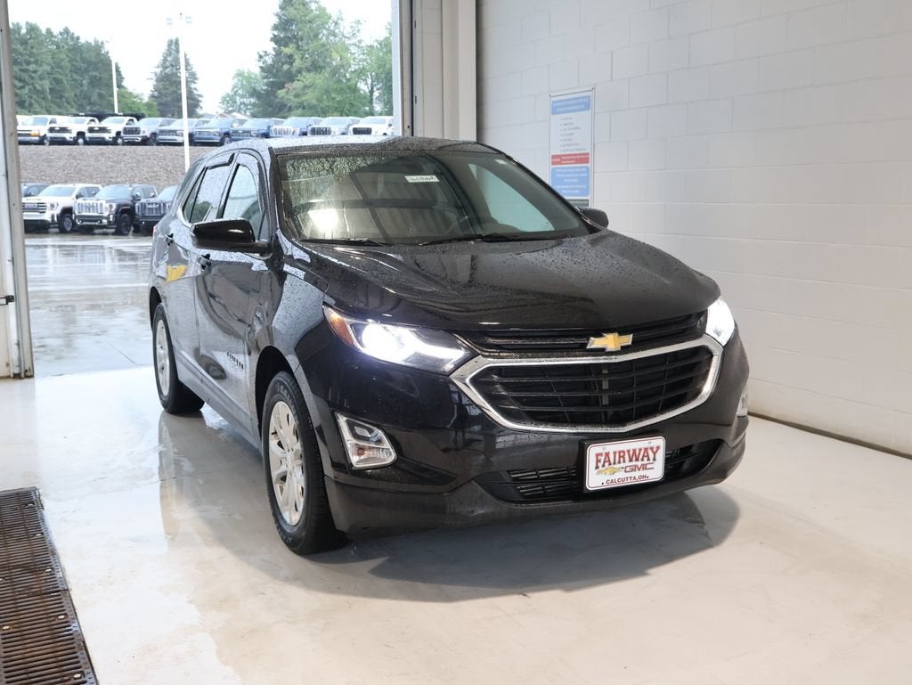 Used 2018 Chevrolet Equinox LT with VIN 2GNAXJEV7J6121389 for sale in Calcutta, OH