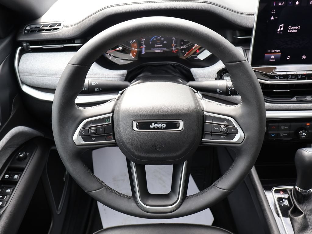 2024 Jeep Compass Latitude Lux FWD