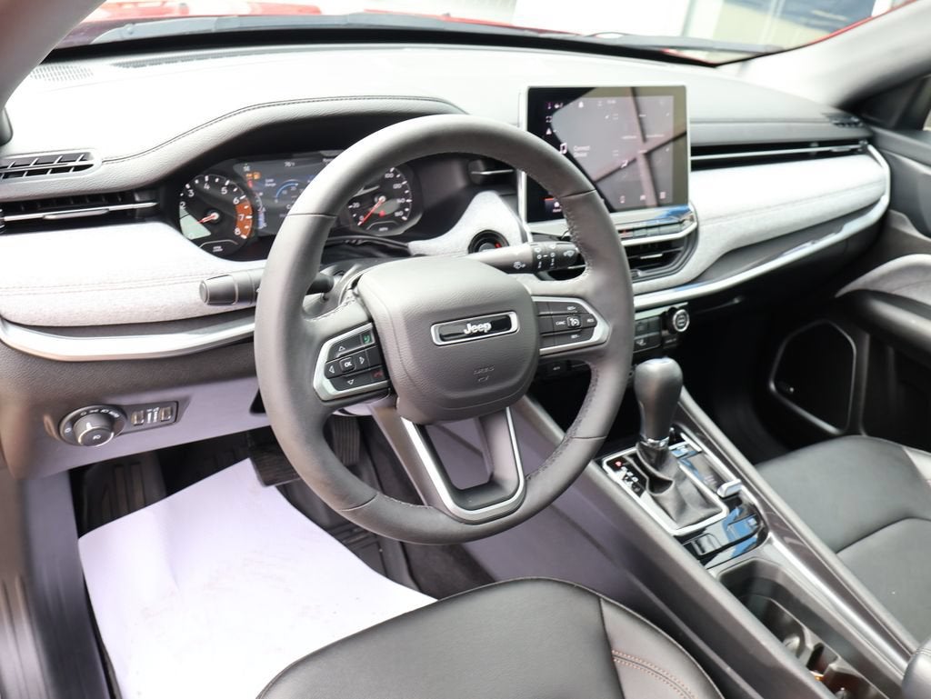 2024 Jeep Compass Latitude Lux FWD