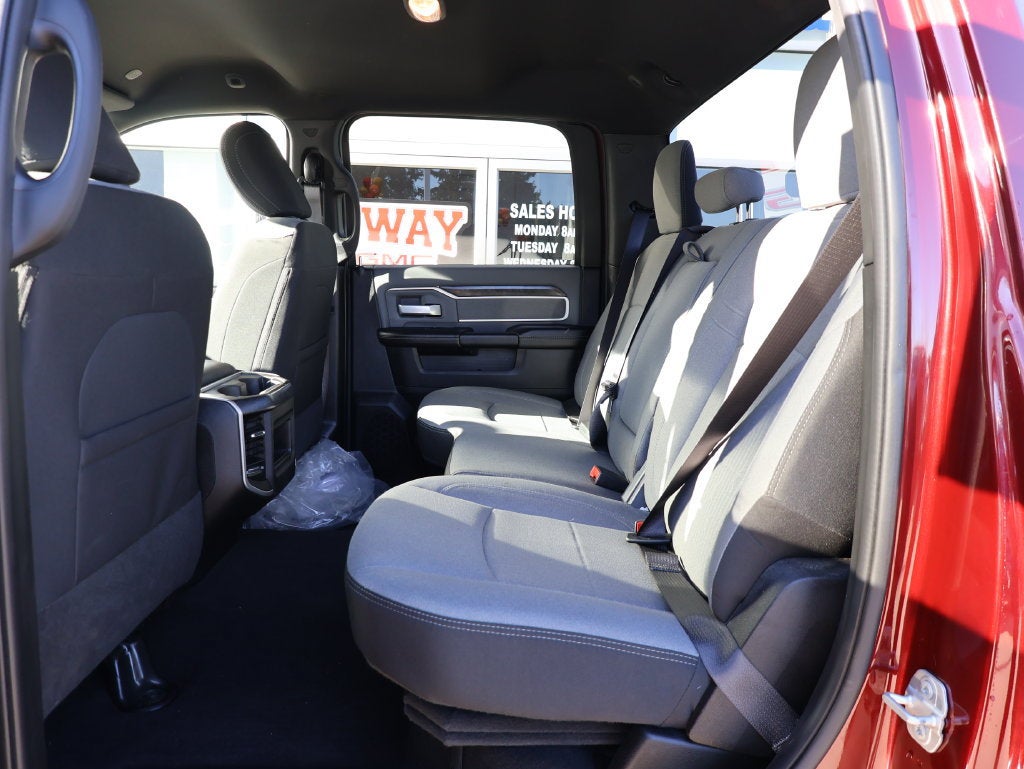 2021 RAM 3500 Big Horn Crew Cab 4x4 6'4" Box
