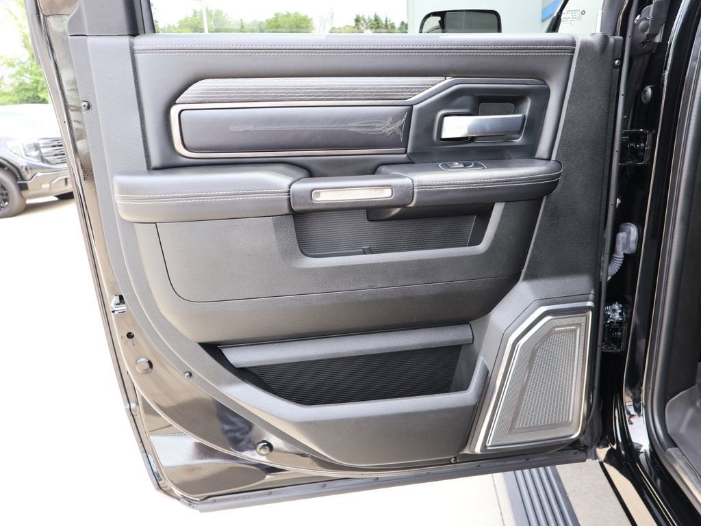 2020 RAM 3500 Limited Crew Cab 4x4 8' Box