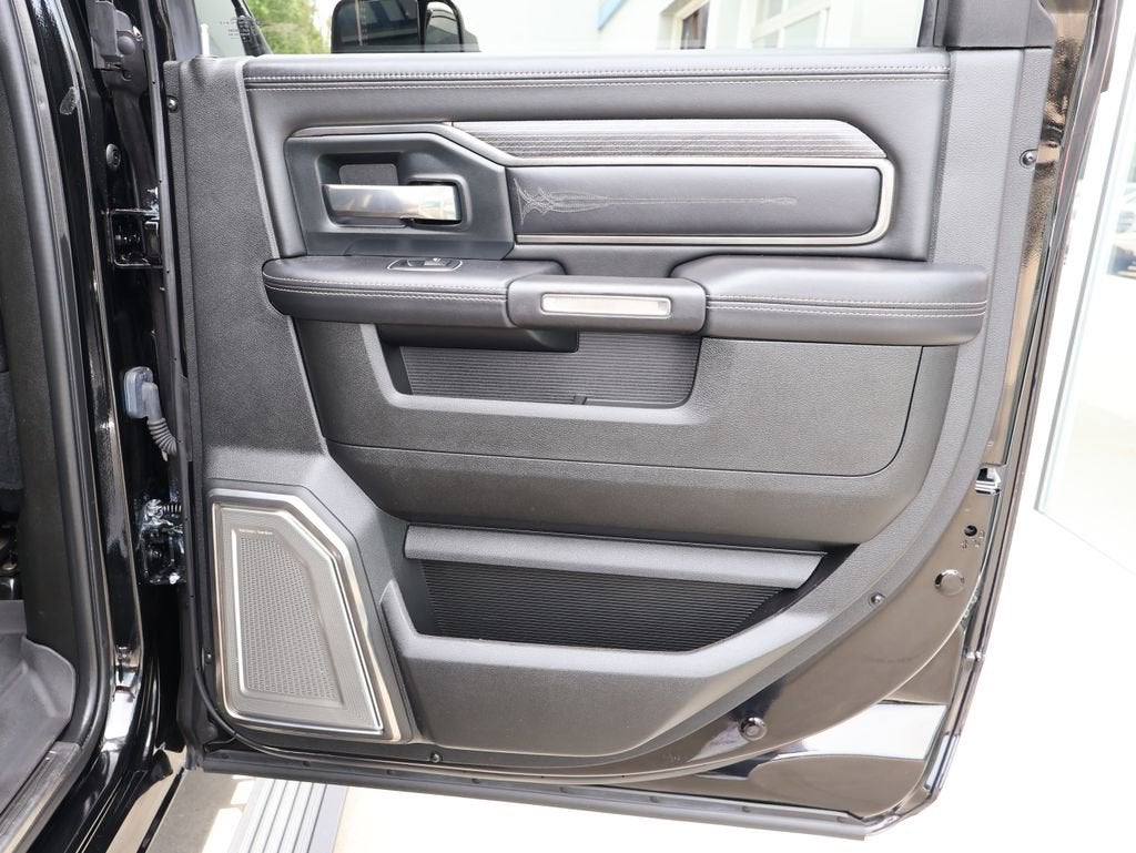 2020 RAM 3500 Limited Crew Cab 4x4 8' Box