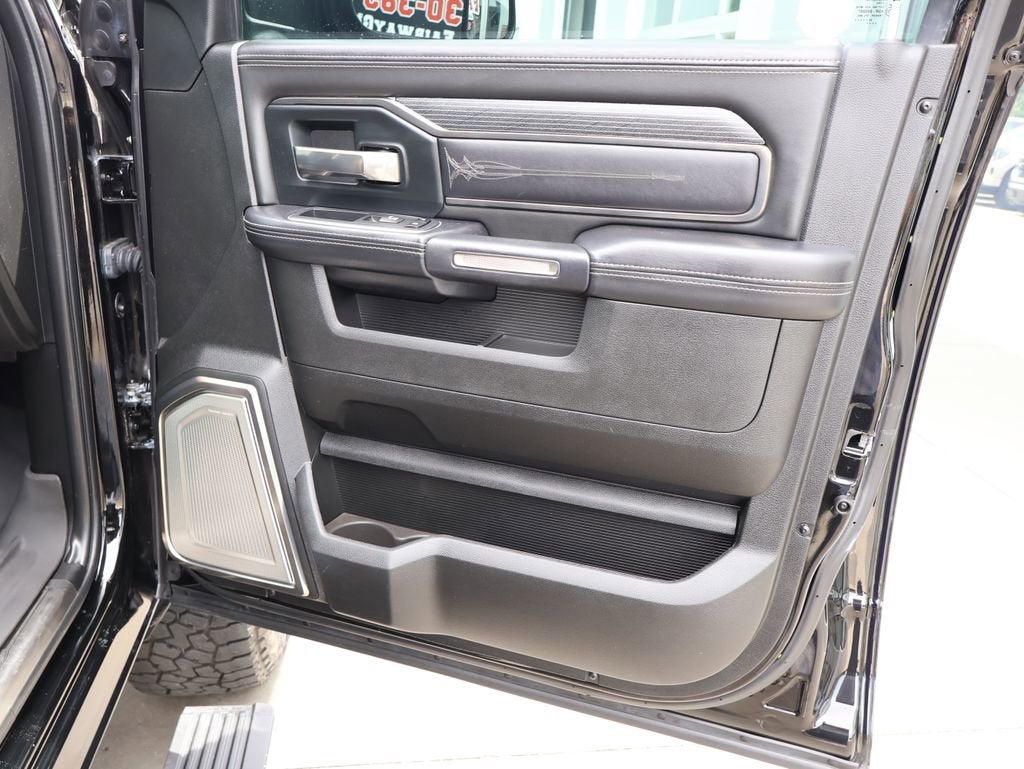 2020 RAM 3500 Limited Crew Cab 4x4 8' Box