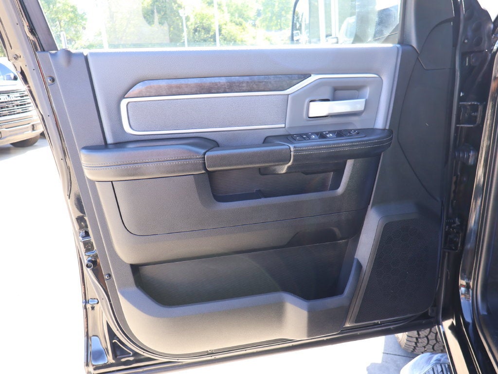 2022 RAM 3500 Big Horn Crew Cab 4x4 8' Box