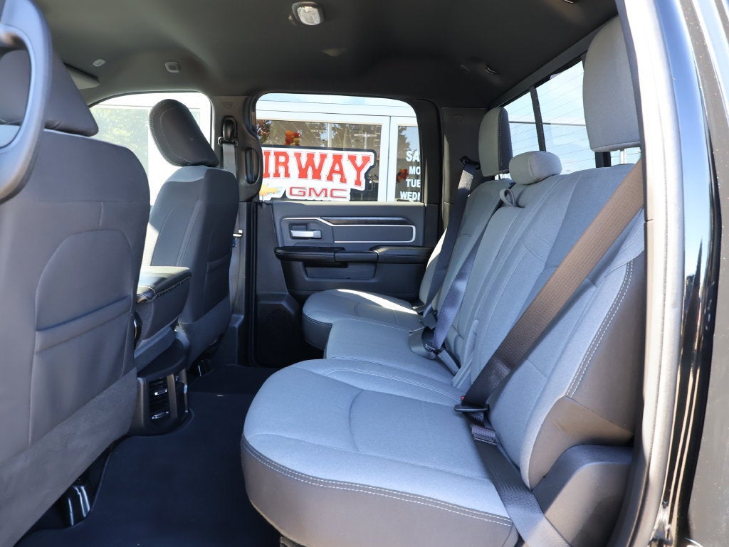 2022 RAM 3500 Big Horn Crew Cab 4x4 8' Box