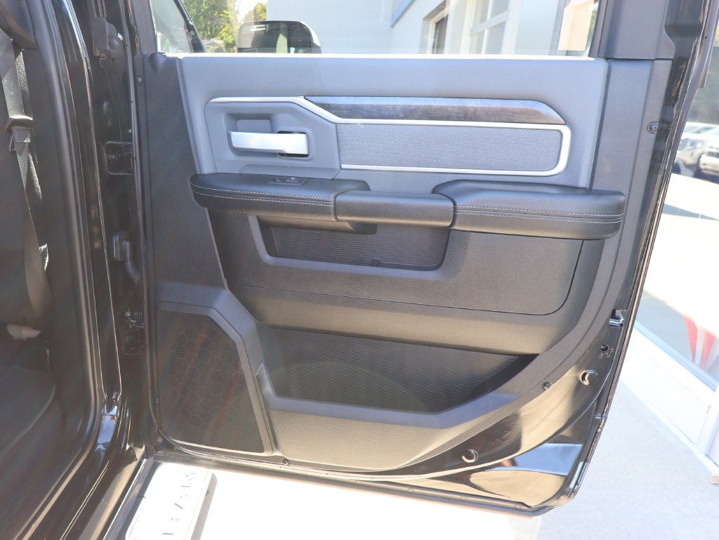 2022 RAM 3500 Big Horn Crew Cab 4x4 8' Box