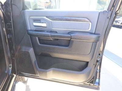 2022 RAM 3500 Big Horn Crew Cab 4x4 8' Box
