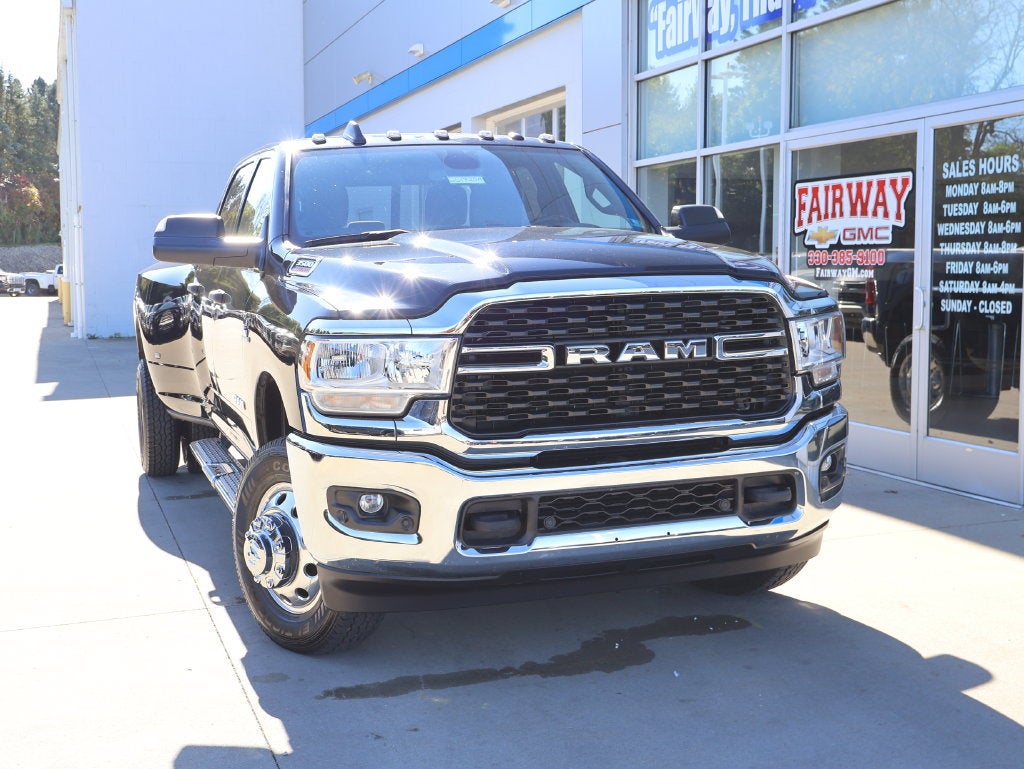 2022 RAM 3500 Big Horn Crew Cab 4x4 8' Box