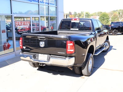 2022 RAM 3500 Big Horn Crew Cab 4x4 8' Box