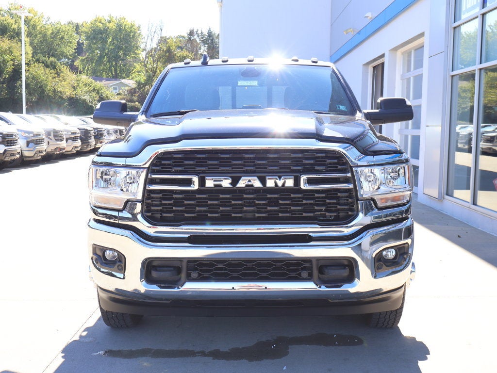 2022 RAM 3500 Big Horn Crew Cab 4x4 8' Box