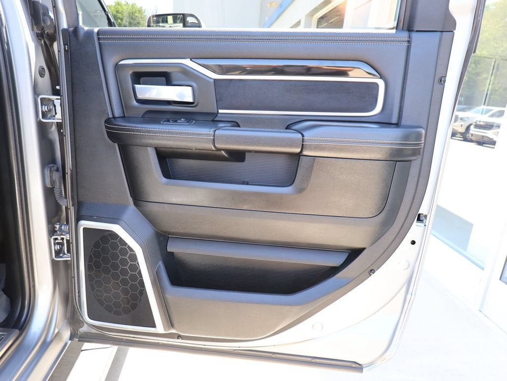 2020 RAM 2500 Laramie Crew Cab 4x4 6'4" Box
