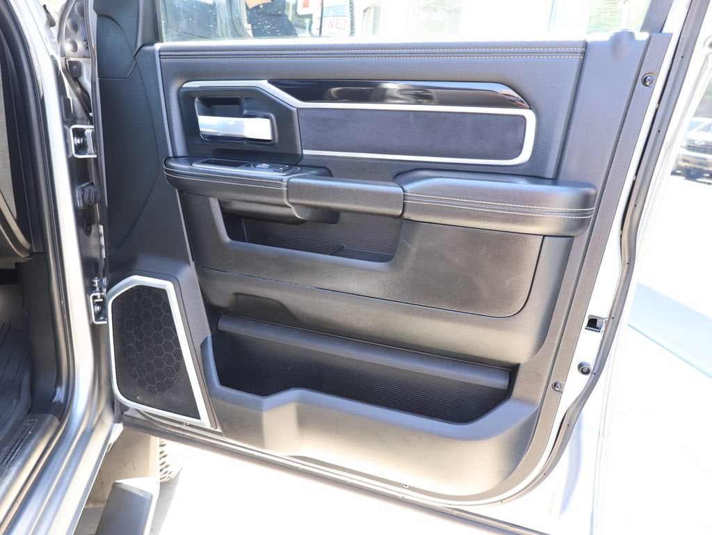 2020 RAM 2500 Laramie Crew Cab 4x4 6'4" Box
