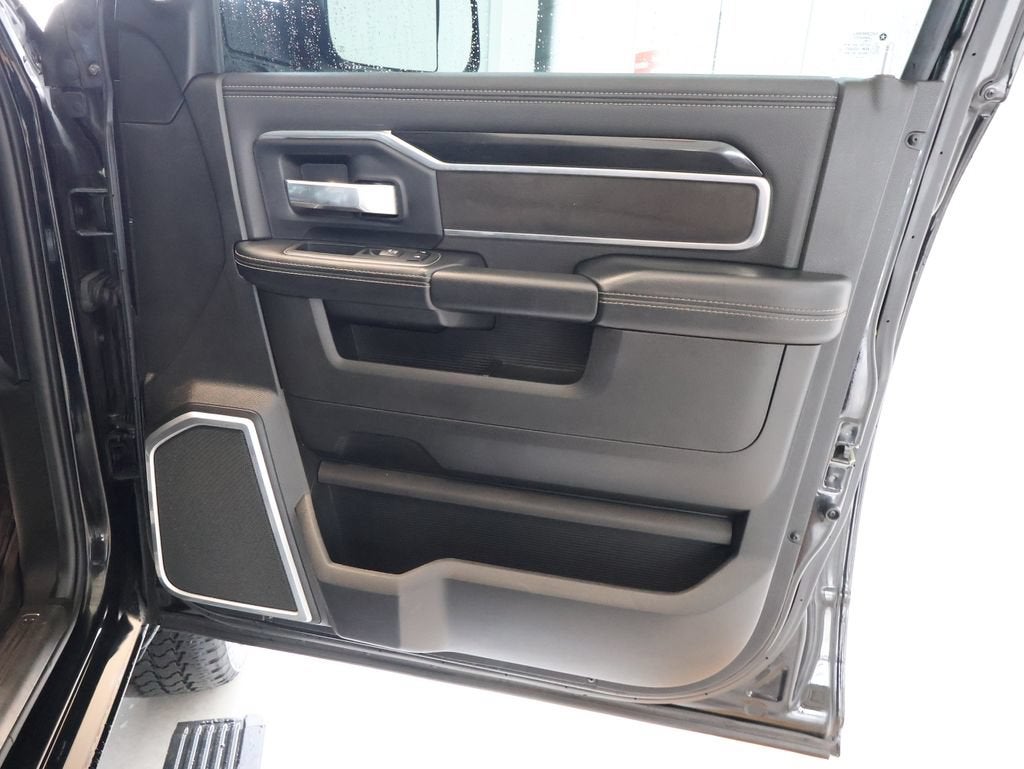 2022 RAM 2500 Laramie Crew Cab 4x4 6'4" Box
