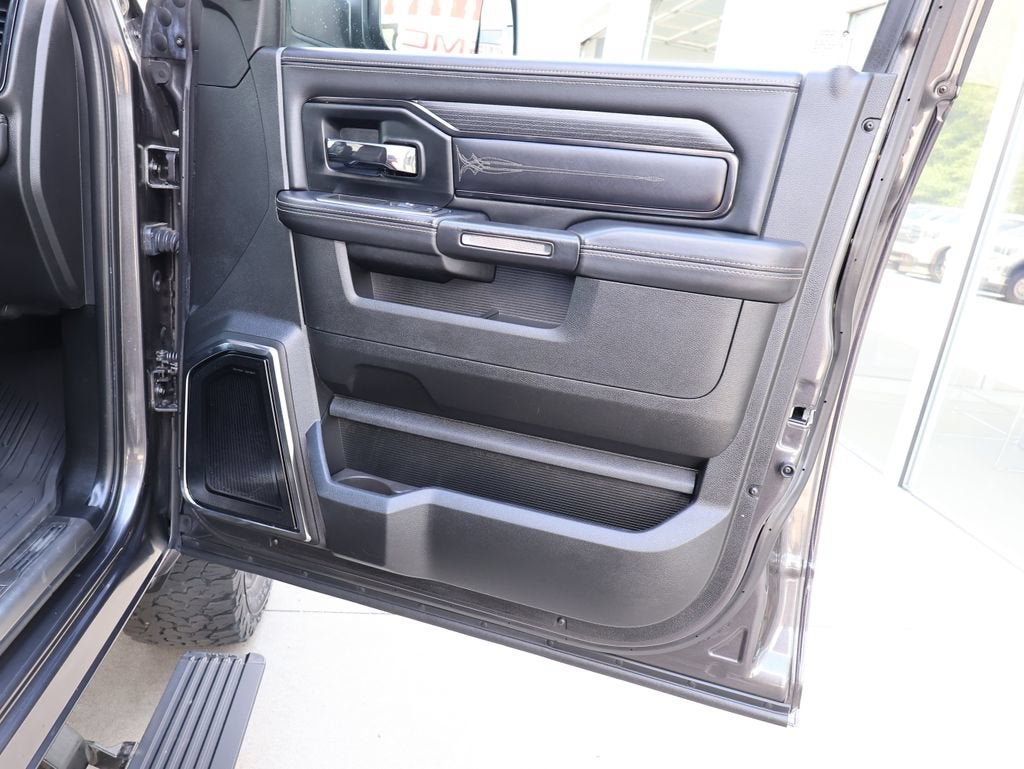 2022 RAM 2500 Limited Crew Cab 4x4 6'4" Box
