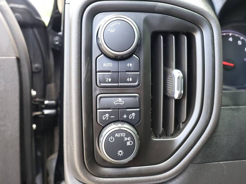 2022 Chevrolet Silverado 1500 Custom Trail Boss