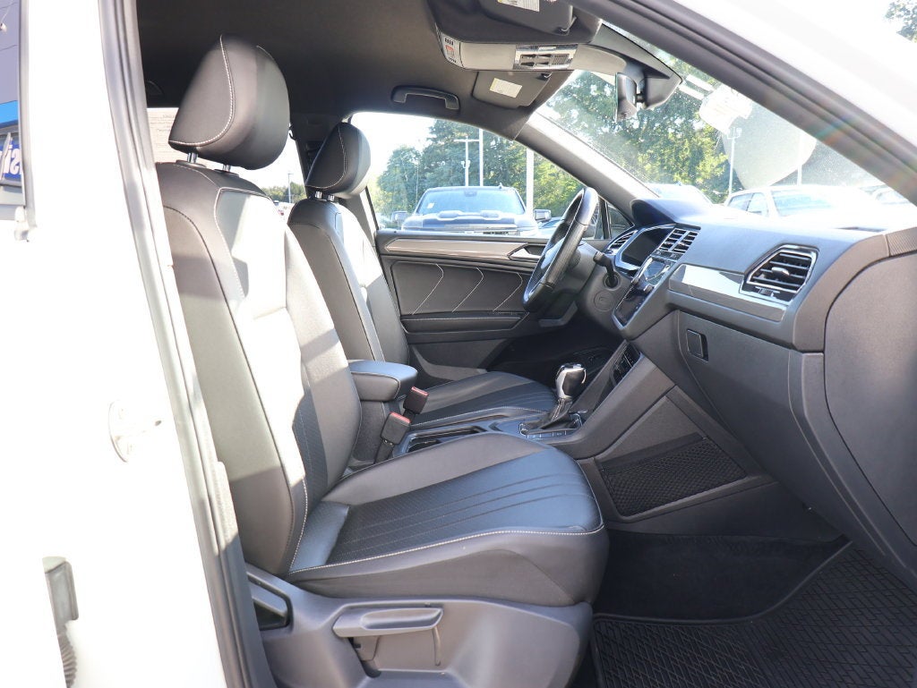 2022 Volkswagen Tiguan 2.0T SE R-Line Black