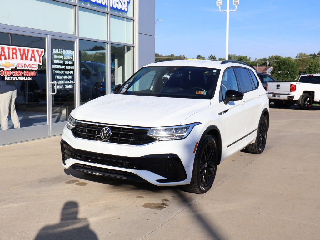 2022 Volkswagen Tiguan 2.0T SE R-Line Black
