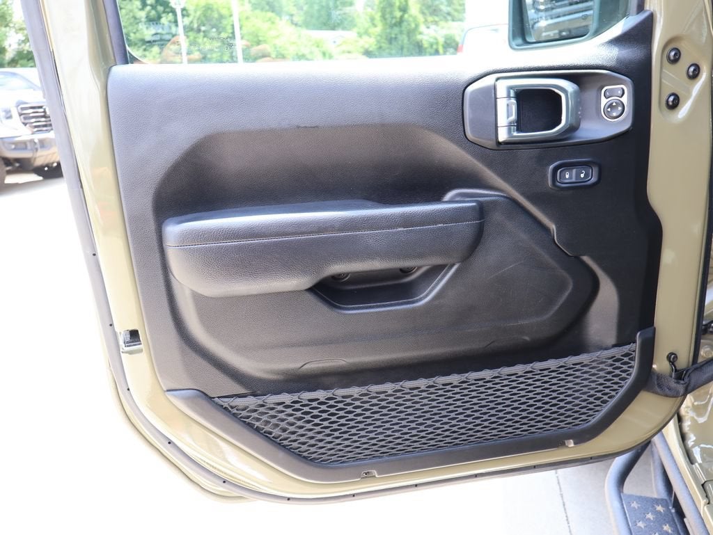 2025 Jeep Wrangler 4-Door Summit 4x4
