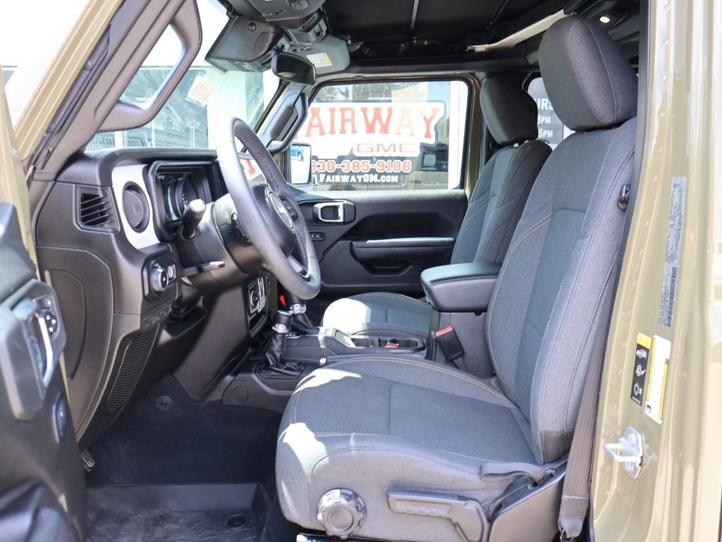 2025 Jeep Wrangler 4-Door Summit 4x4