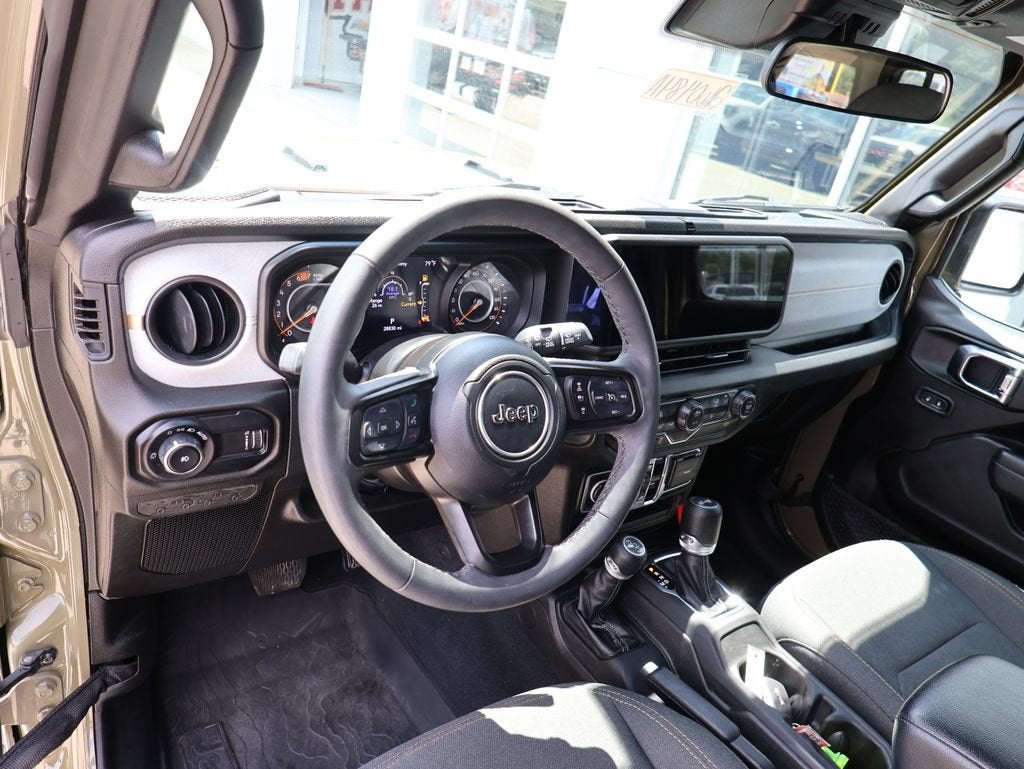 2025 Jeep Wrangler 4-Door Summit 4x4