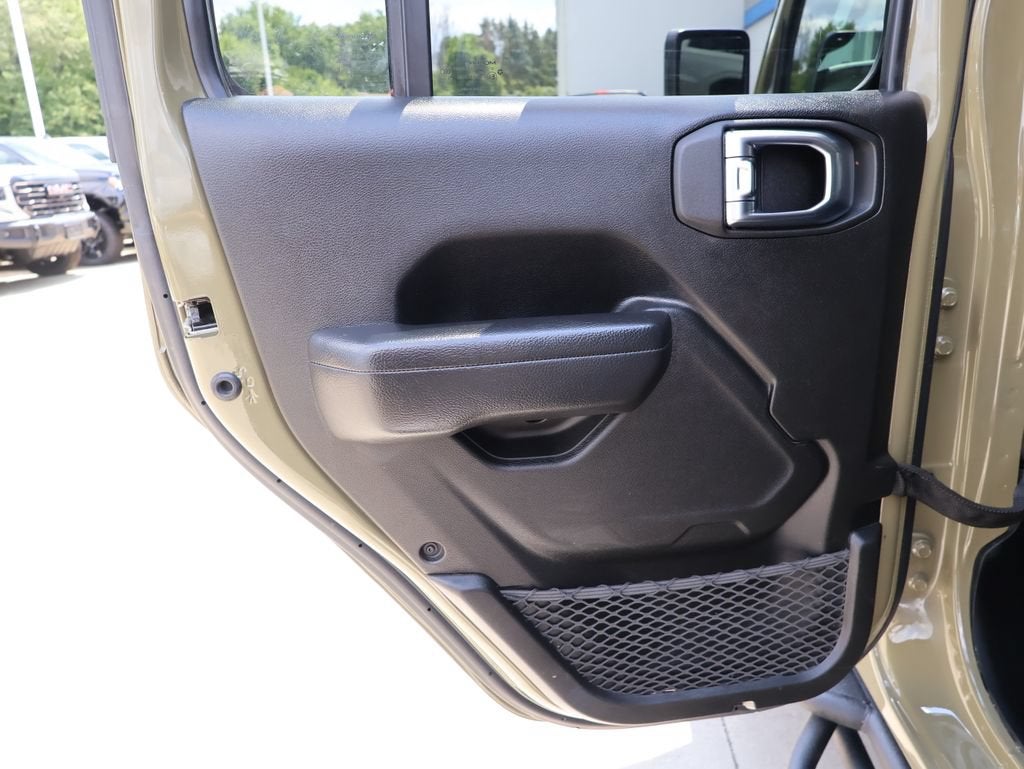 2025 Jeep Wrangler 4-Door Summit 4x4