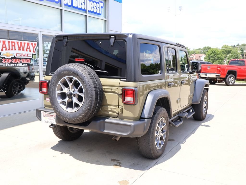 2025 Jeep Wrangler 4-Door Summit 4x4