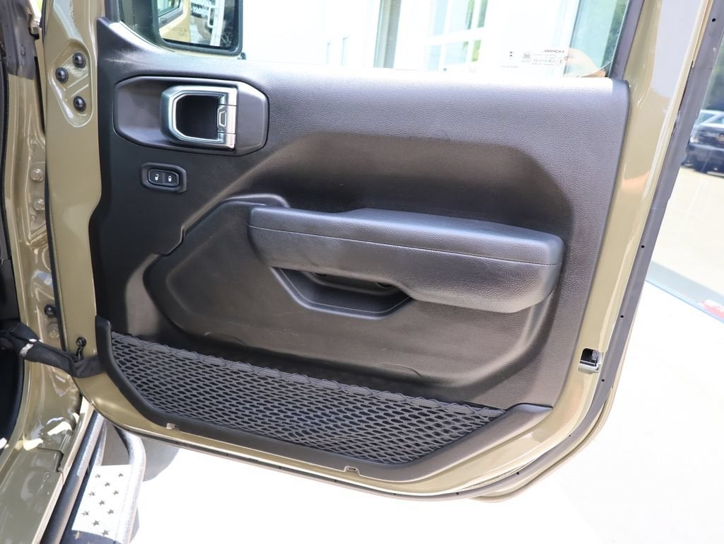 2025 Jeep Wrangler 4-Door Summit 4x4