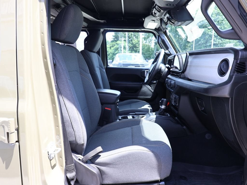 2025 Jeep Wrangler 4-Door Summit 4x4