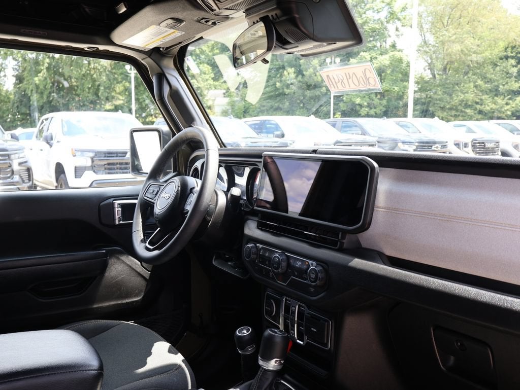 2025 Jeep Wrangler 4-Door Summit 4x4